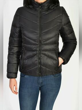 Wrangler black Quilted Hooded Puffer Jacket, size S